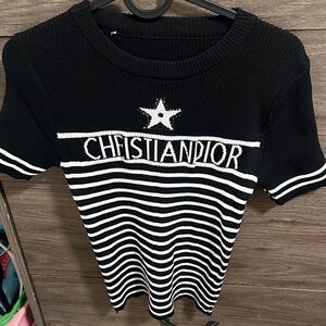 Black and White Striped T-Shirt size S